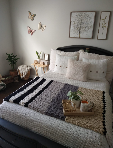Small Throw GREY AND BEIGE COLORS