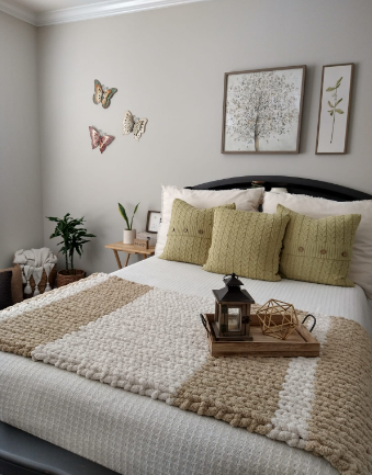 LUSH GREEN THROW PILLOWS