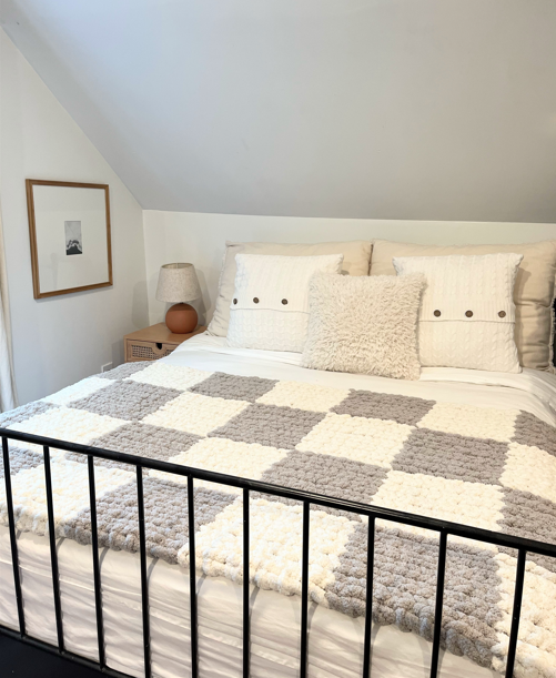GRAY AND WHITE CHECKERED PATTERN BLANKET